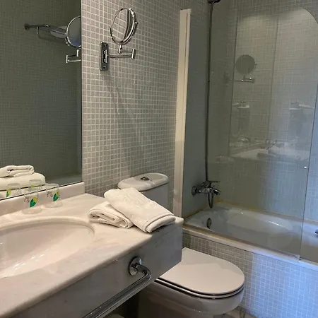 Hospederia Palacio De 4* Альепус